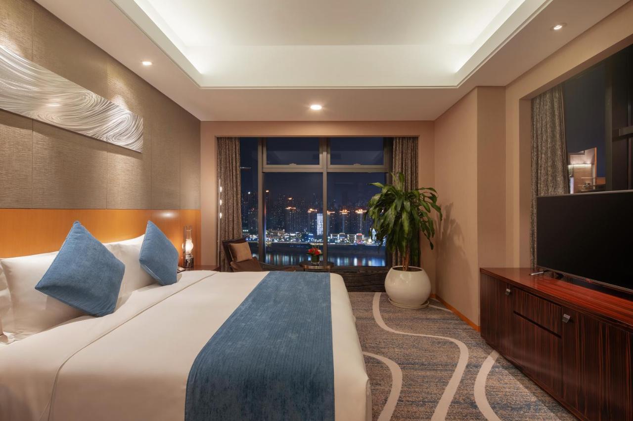 C Plaza Hotel Yuzhong Exterior photo